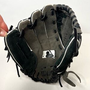 Wilson Dual Hinge A03LB15B5115 Leather Baseball Glove